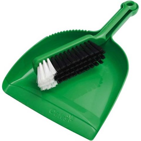 OATES DUST PAN AND BANNISTER SET GREEN
