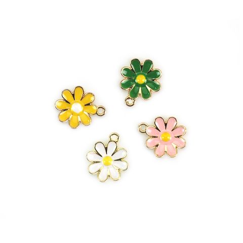 MULTI COLOURED DAISY CHARMS 4PCS