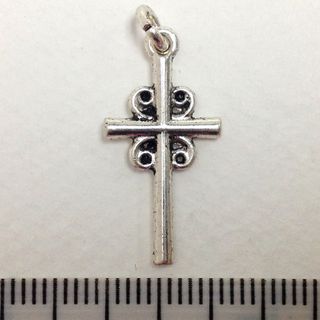 Metal Charms Cross Silver Medium Pkt 2