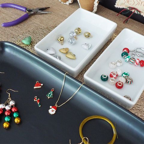 XMAS GOLD ENAMEL CHARMS 4PCS