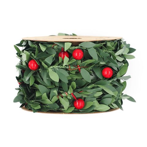 XMAS HOLLY AND BERRY LEAF TRIM 2.5M