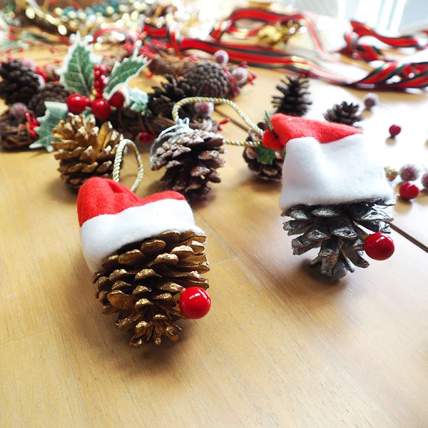 XMAS METALLIC PINECONES 4PCS