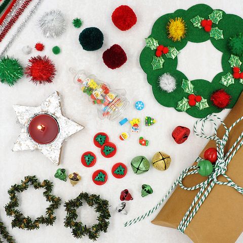 XMAS YARN POM POMS ASSORTED 16PCS