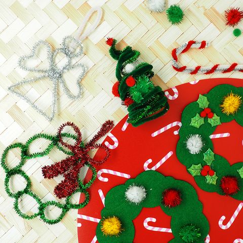 XMAS CHENILLE AND POM POM KIT 76PCS