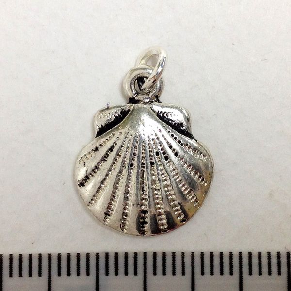 Metal Charms Shells Silver Medium Pkt 2