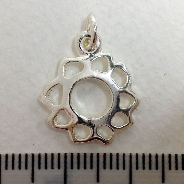 Metal Charms Flower Silver Medium Pkt2