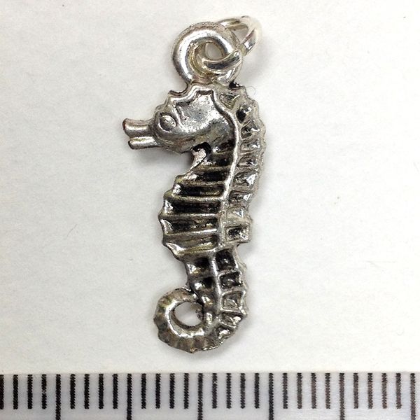 Metal Charms Seahorse Silver Med Pkt10