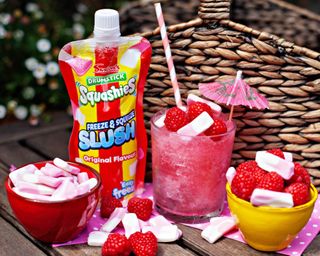 SWIZZELS DRUMSTICK SQUASHIES FREEZE & SQUEEZE SLUSH