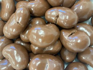 MILK CHOCOLATE CASHEWS