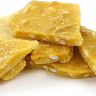 Macadamia Nut Brittle