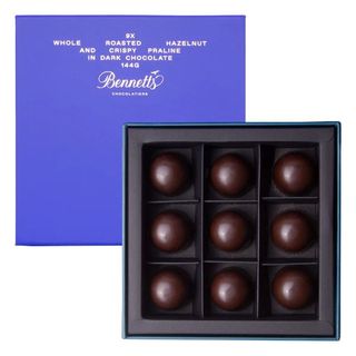 Bennetts Hazelnut & Praline Dark C.144g