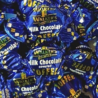 WALKERS MILK CHOCOLATE COVERED TOFFEES 200G