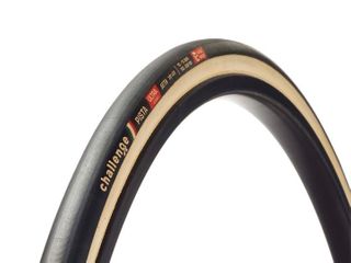 Challenge H-Tu Pista Sc S B/W 28"-22Mm 320Tpi