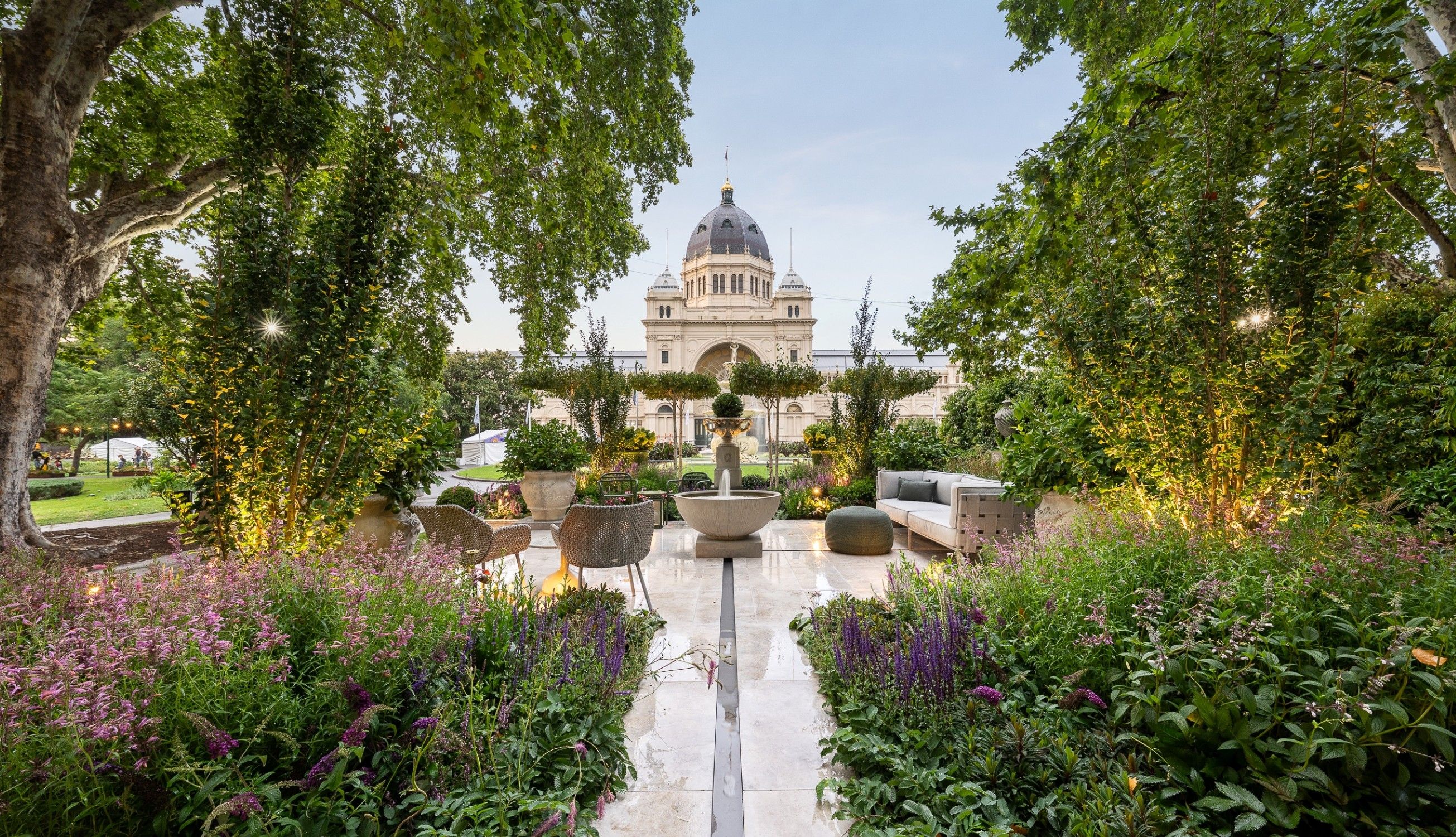 INSPIRATION<br>MIFGS Gardens at Night