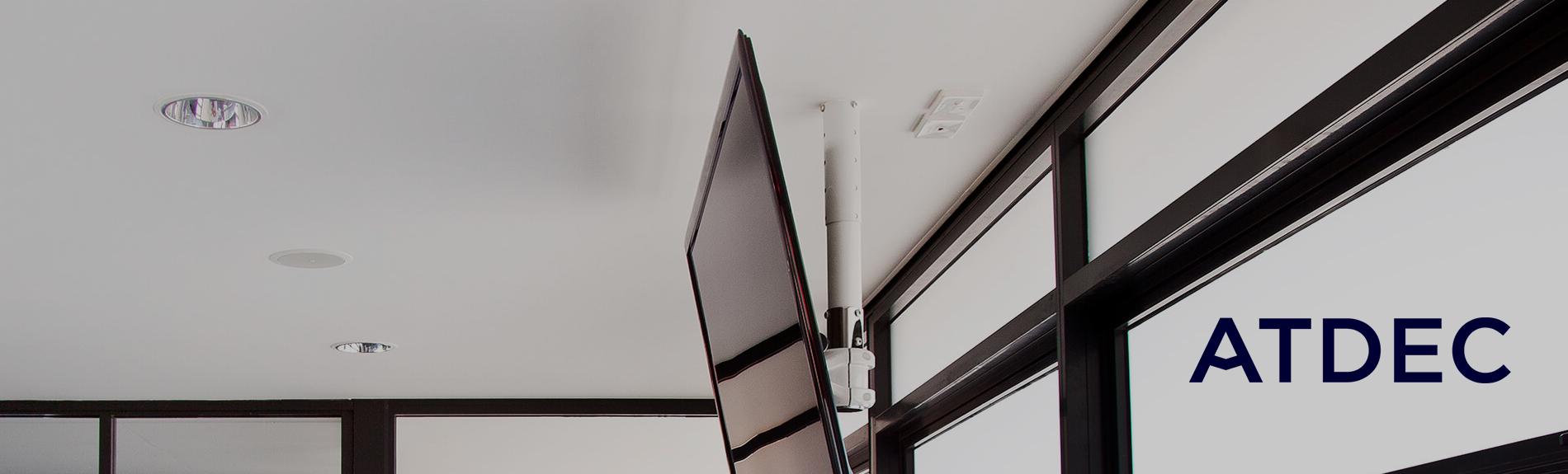 <div class='float-right'><h3></h3><h2>View our range</h2><p>Brackets to suit all your commercial needs</p><button>Explore Now</button></div>