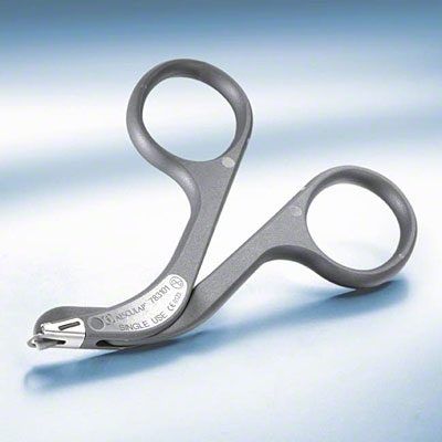 SINGLE USE STAPLE REMOVER