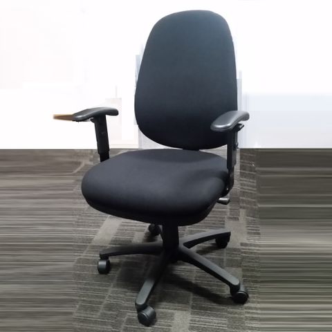 Sentry HD Seat D510 Adj Arm 150kg Chelsea Q Blackbutt