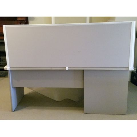 Secondhand Vertiscreen Desktop mounting desk divider