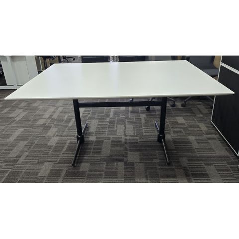 Table Boardroom Straight Top 1500x1200 & Erin PC Fr L1 Shark