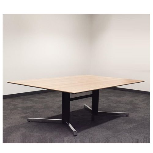 Table Boardroom 1500x1200mm Mia PC-Chrome L2 Shark