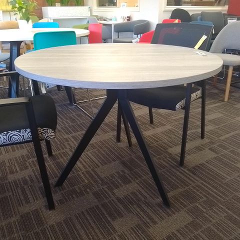 Delta Nouveau Table Round 1000dia  Blk/Fox Teakwood