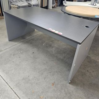 #210020 Secondhand Desk 1650 x 900mm