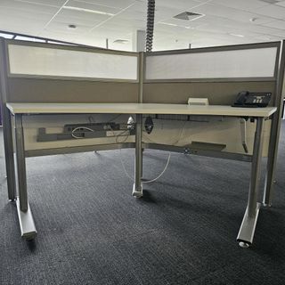 #210048 Secondhand 120 degree Windup Desk