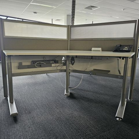 #210048 Secondhand 120 degree Windup Desk
