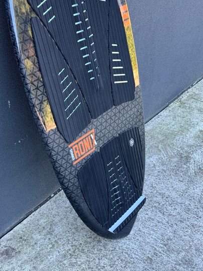 Ronix 2024 Carbon Air Core Type8:12 Skimmer 4'6" - New/Damaged