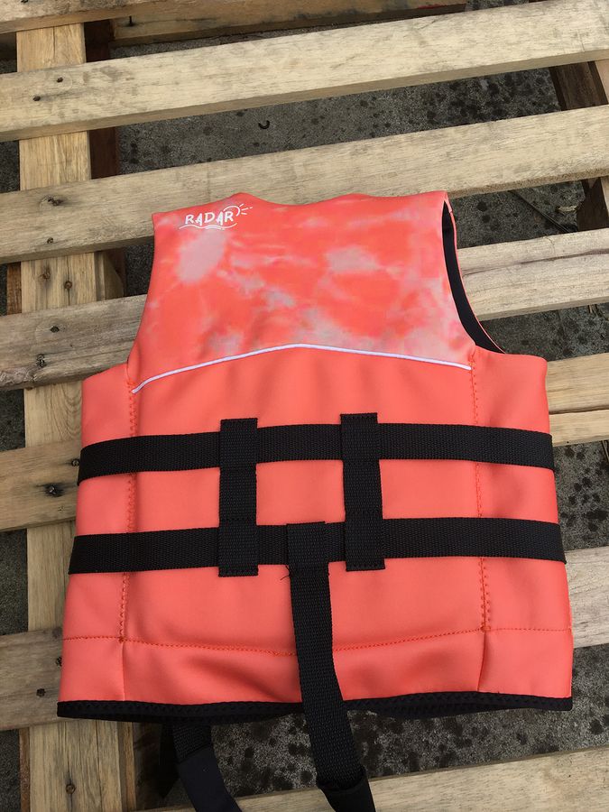 Radar 2024 Junior Girls Vest 4-6 - Non Approved Sample. 101