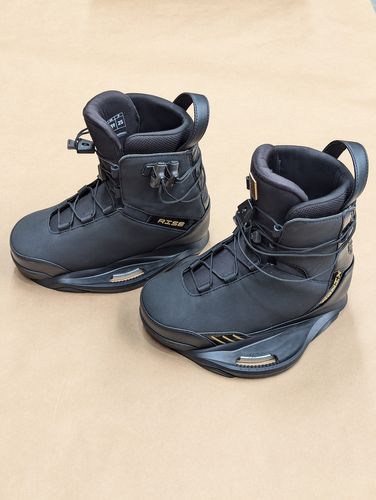 Ronix 2024 Rise Boot size 8 -Ex-Demo .C140