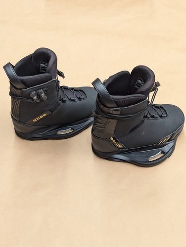 Ronix 2024 Rise Boot size 8 -Ex-Demo .C140
