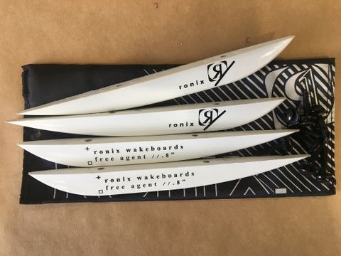 Ronix Ronix Free Agent Wakeboard Fins X4 Point 8 inch White. 192