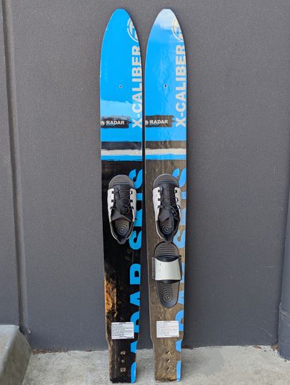 Radar 2023 X-Cal Combos 67" Damaged. C005