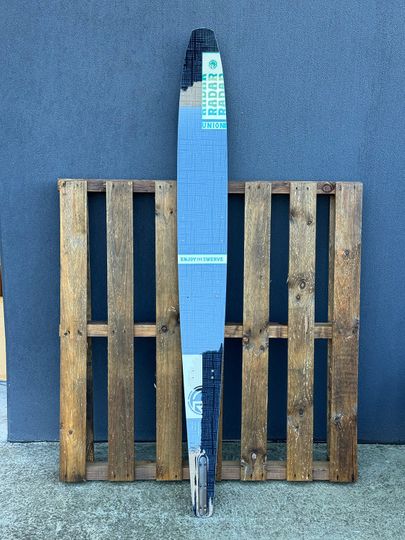 Radar 2025 Union ski 71 - New Damaged .C049