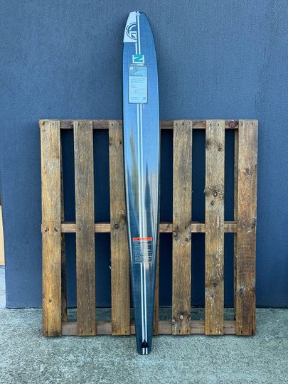 Radar 2025 Union ski 71 - New Damaged .C049
