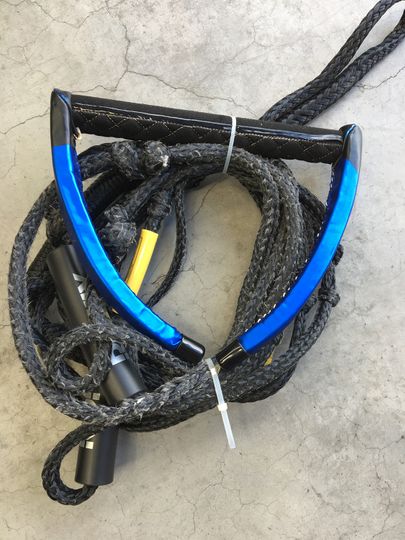 Ronix Ronix PU Bungee Surf Rope & Handle. Used.