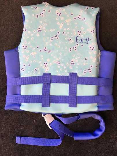 Ivy 2022 IVY JNR GIRLS VEST Minty Fresh - 4-6 Sample. C105
