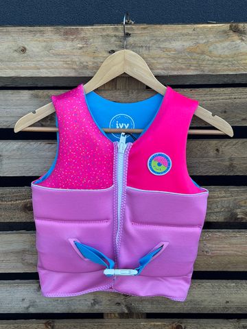 Ivy 2025 JNR GIRLS VEST Krispy Kreme 8-10 - NON APPROVED (C024)