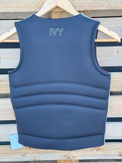 Ivy 2025 Nova vest 8 - non approved sample (C133)