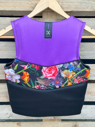 Ronix Ronix Daydream Vest Ladies 8 Sample Not Approved.  (C214)