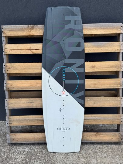 Ronix 2025 Vault 140  Ex Demo. (C230)