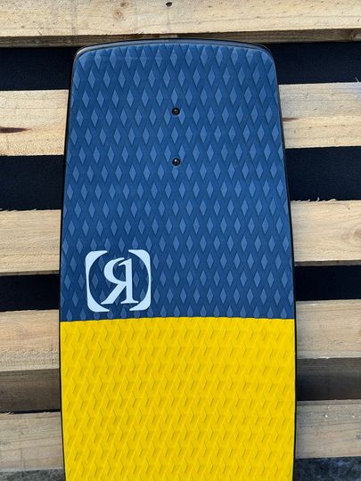 Ronix 2025 Skate Electric Collective 45' Damaged.  (C238)
