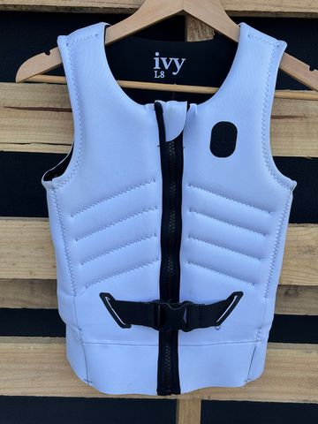 Ivy 2026 SIGNATURE VEST 8 - APPROVED USED (C114)