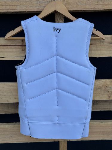 Ivy 2026 SIGNATURE VEST 8 - APPROVED USED (C114)