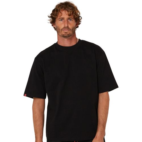 Follow 2027 Modern Tee