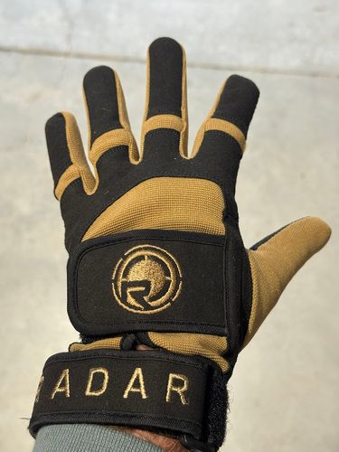 Radar 2026 Podium Gloves L - Sample (C159)