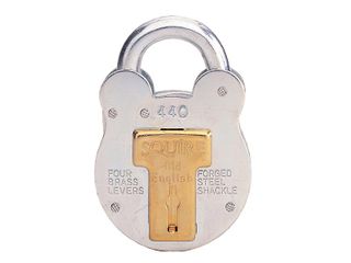 SQUIRE OLD ENGLISH PATTERN PADLOCK 440 KD