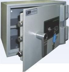 PISTOL SAFE ROSS700KEY 305X400X305 51KG