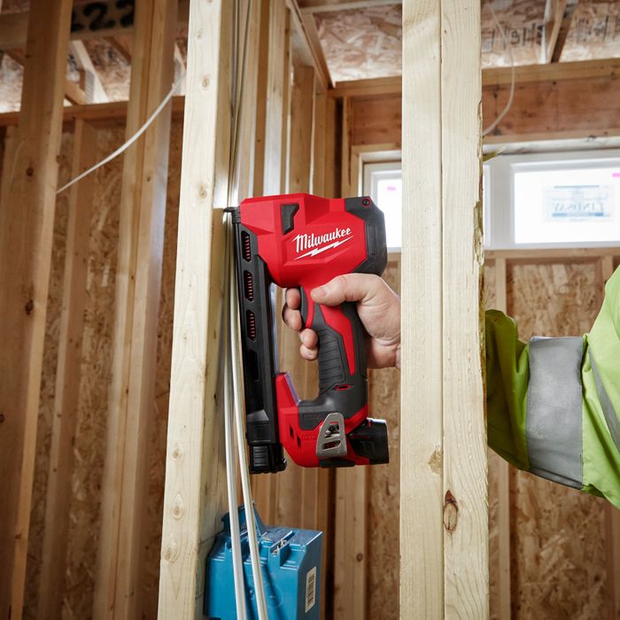 Cordless cable staple discount gun